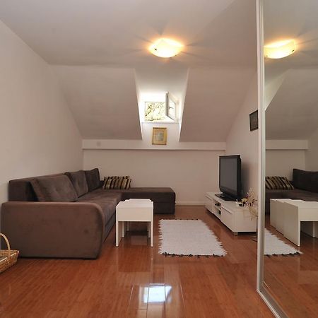 Main Street Apartment Сараево Екстериор снимка