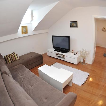 Main Street Apartment Сараево Екстериор снимка