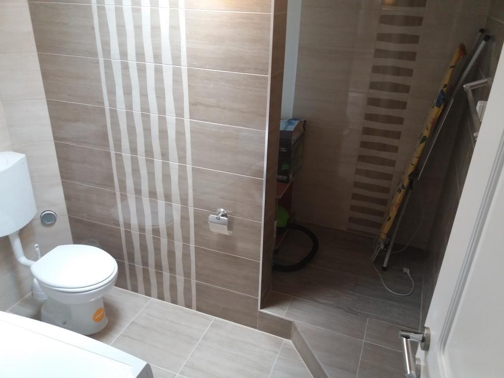 Main Street Apartment Сараево Екстериор снимка